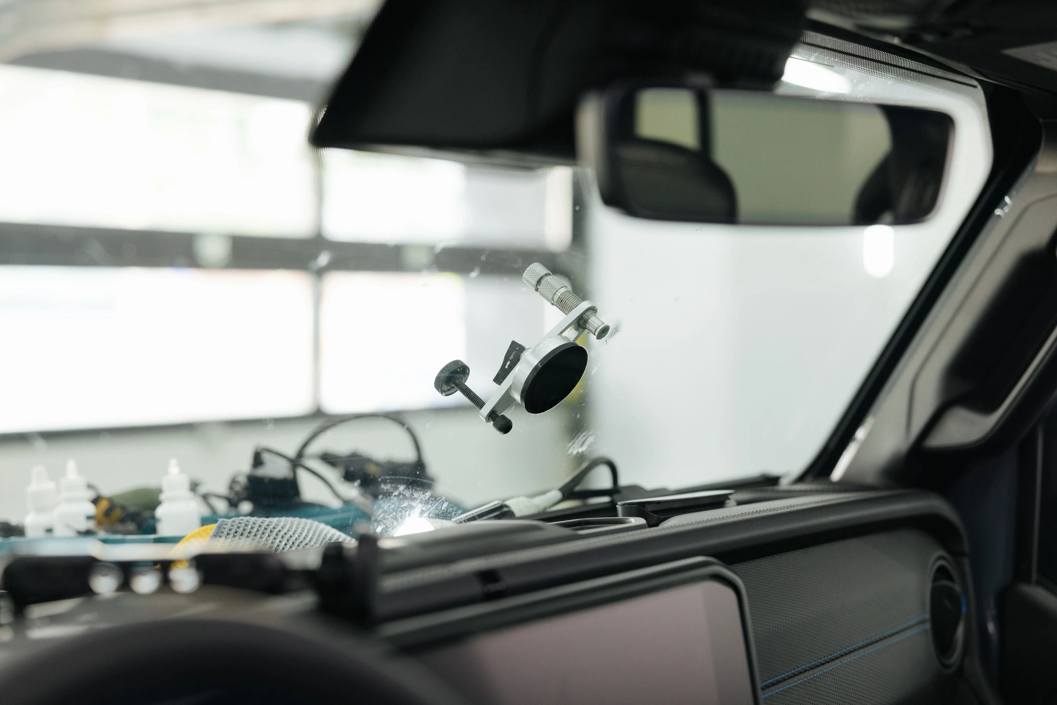 Windshield rock chip repair